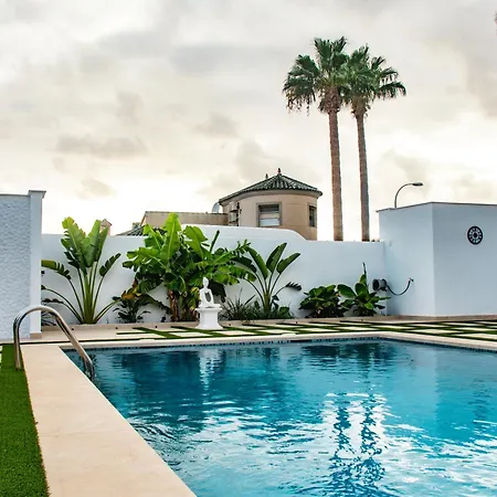 Villa White Deluxe