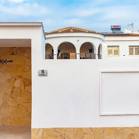 Villa White Deluxe